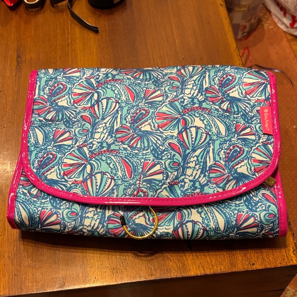 NWT Lilly Pulitzer hanging travel bag